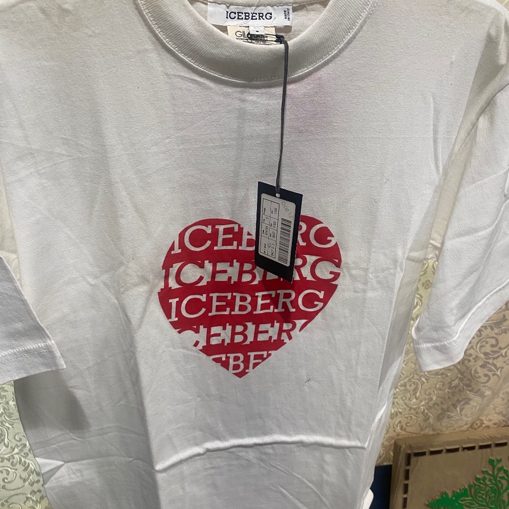 Ladies Oversize Iceberg T-Shirt Sz S